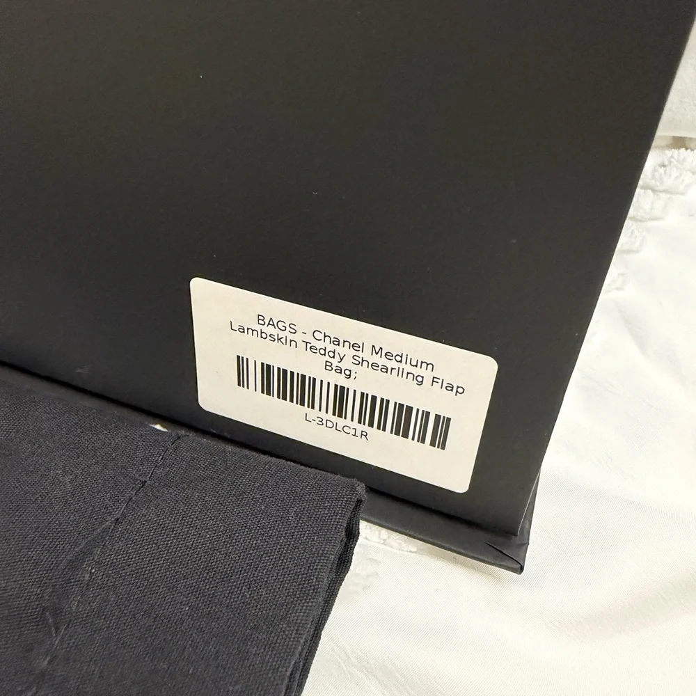 CHANEL Shearling Teddy Lambskin Black Medium Flap Bag - Picture 15 of 16